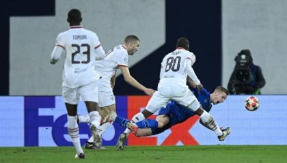 【欧冠】穆萨染红，美队挽尊，10人AC米兰1-2萨格勒布